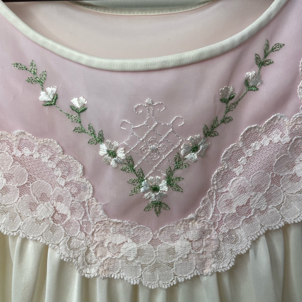 Vintage Slip Nightgown Cream Nylon Lace Yoke Floral Embroidered Cottage